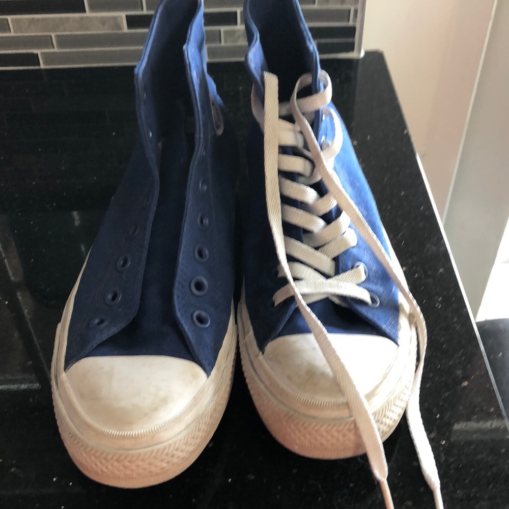 Chuck Taylor’s converse high top